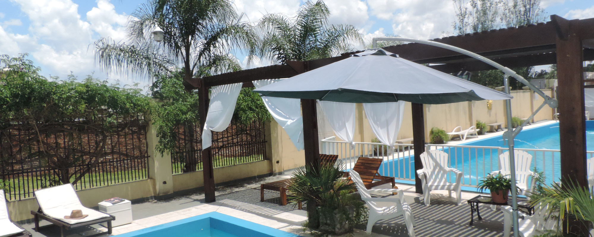 Espacio confortable del apart hotel